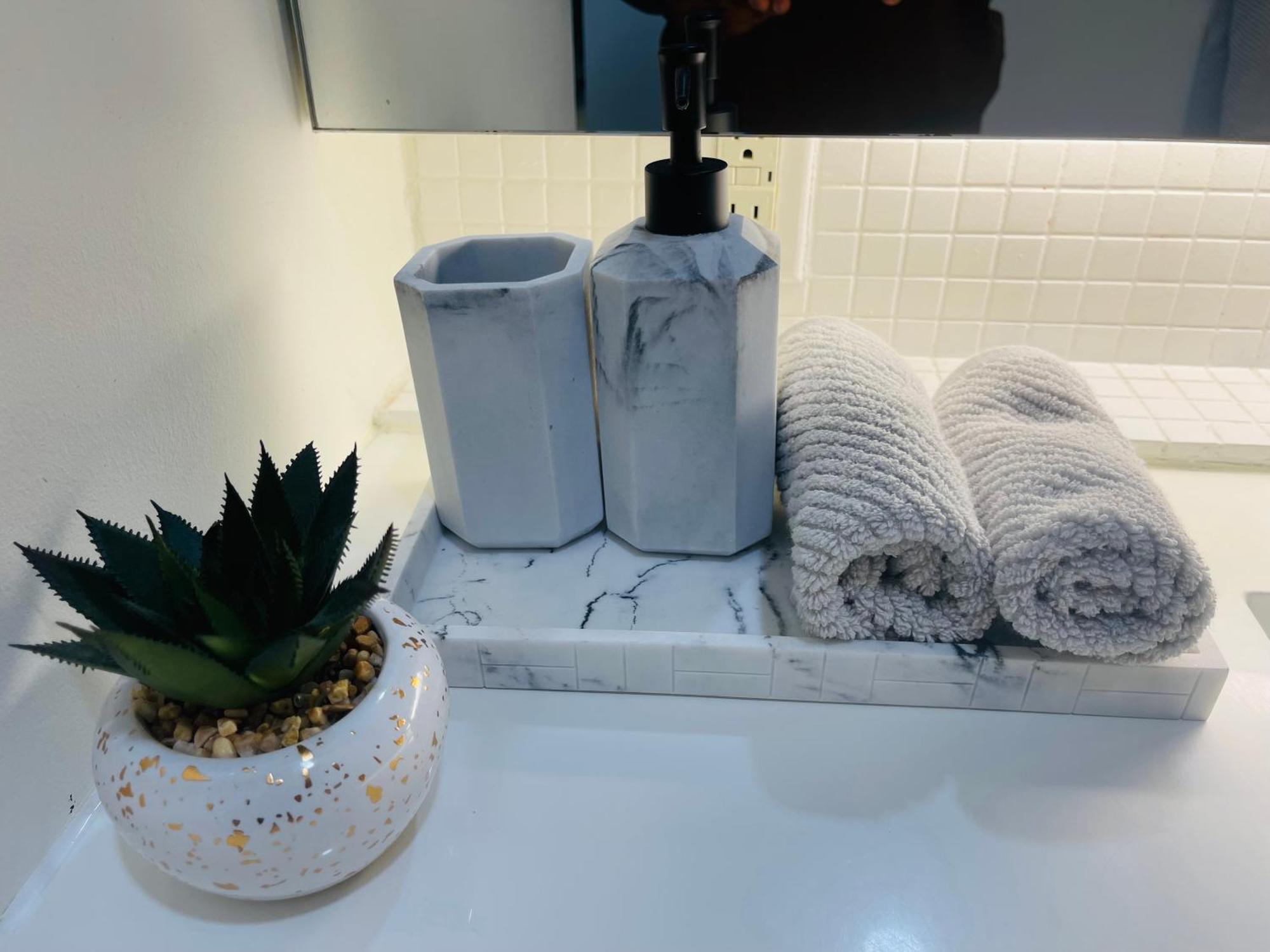 Beautiful Apartment Downtown, Mins To Rogers Arena, Stadium, Restaurants, Shops Ванкувер Экстерьер фото